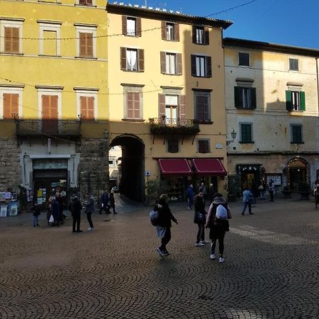 ...All'Archetto Di Sant'Andrea......Pieno Centro Orvieto Bagian luar foto