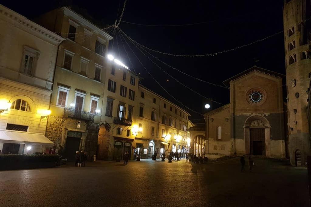 ...All'Archetto Di Sant'Andrea......Pieno Centro Orvieto Bagian luar foto