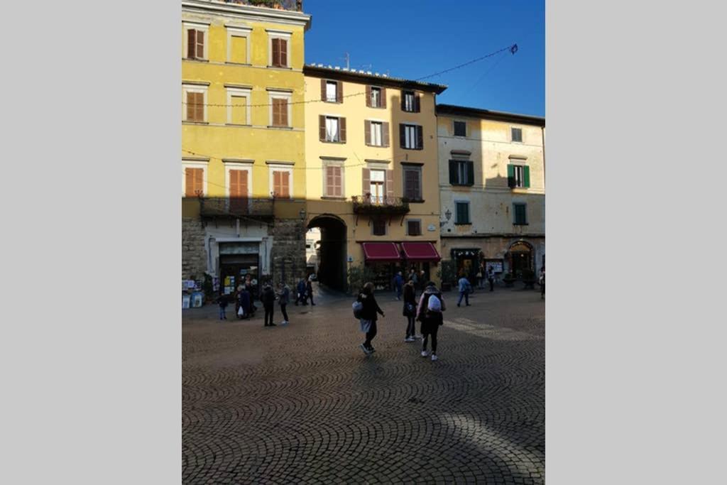 ...All'Archetto Di Sant'Andrea......Pieno Centro Orvieto Bagian luar foto