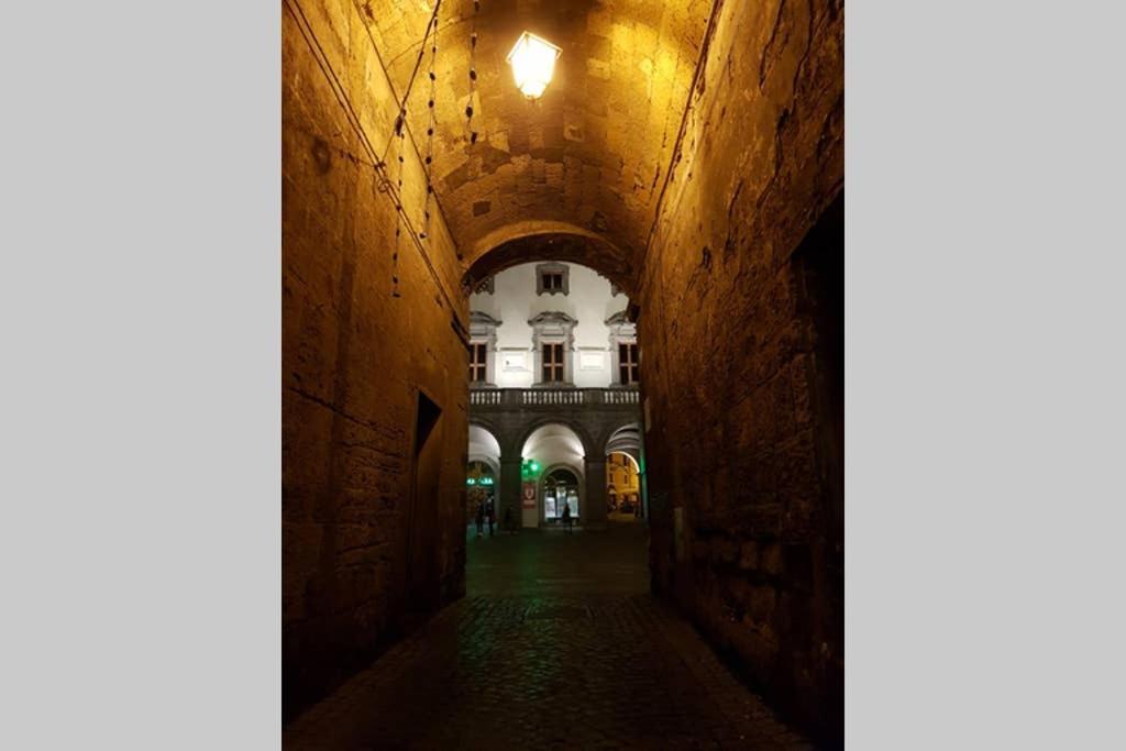 ...All'Archetto Di Sant'Andrea......Pieno Centro Orvieto Bagian luar foto